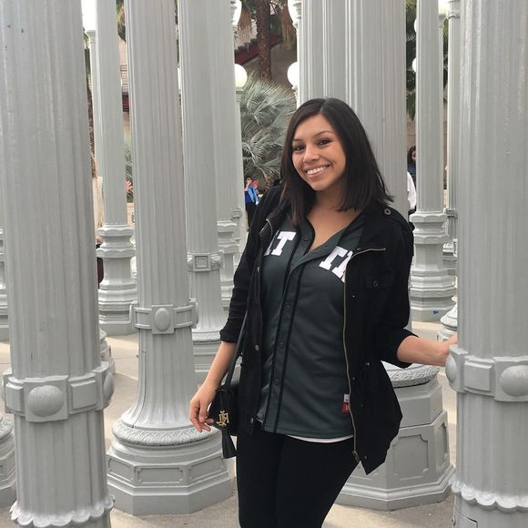 Meet your Posher, Caroline - Picture 1 of 1